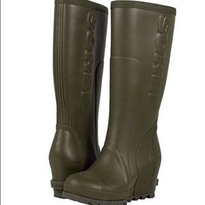 Sorel rain boots